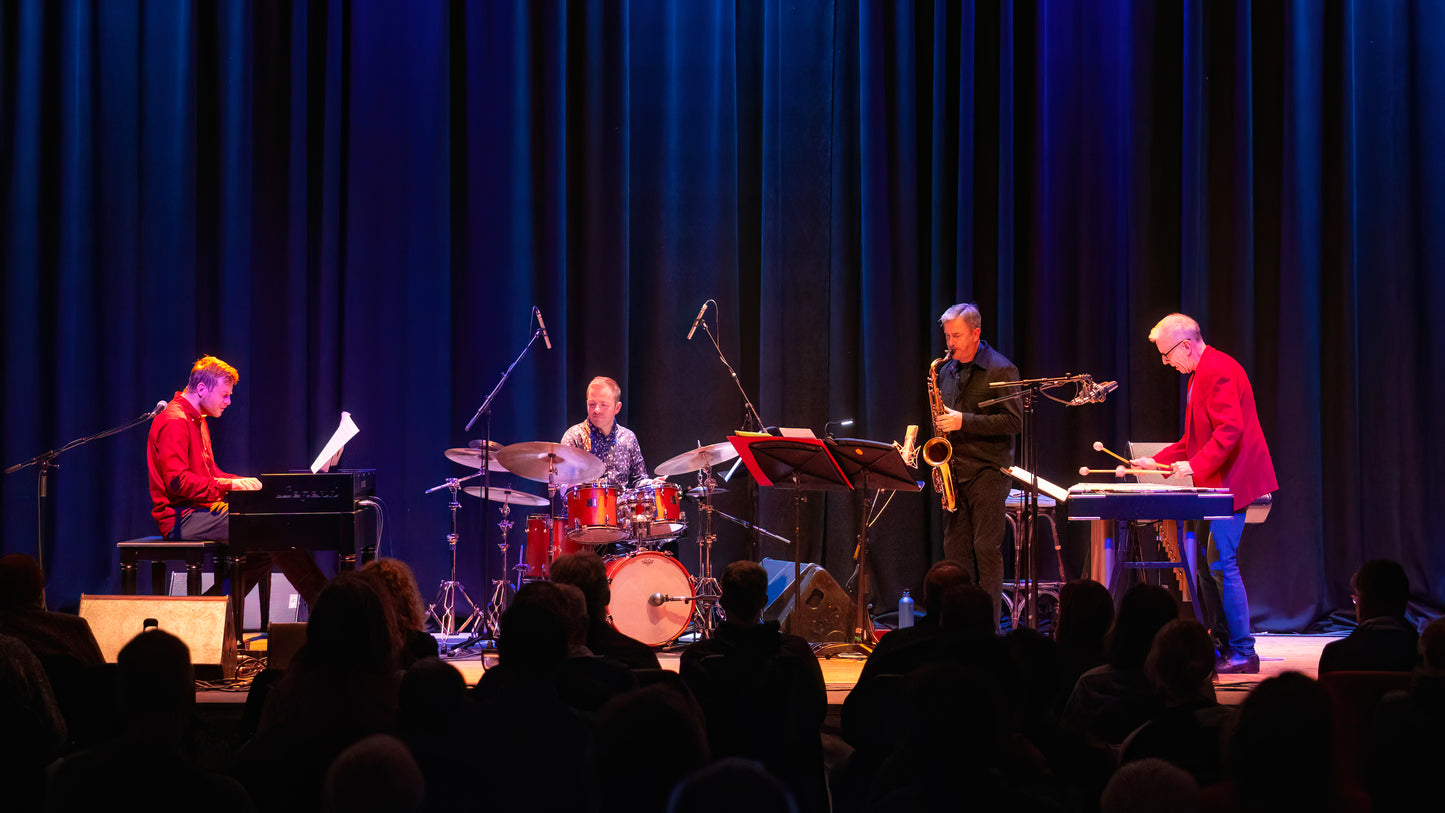 Peter Johnstone: International Organ Quartet